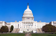 США: В Конгресс внесен проект поправки в Конституцию, защищающей родительские права